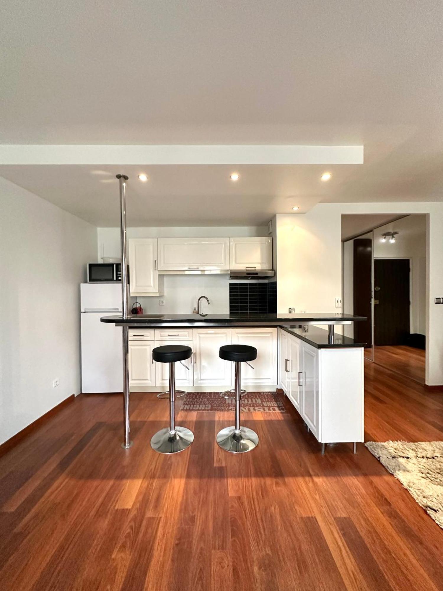L'Athos - Appartement Equipe - Entre Paris Et Versailles - Haut Debit Garches Exterior photo